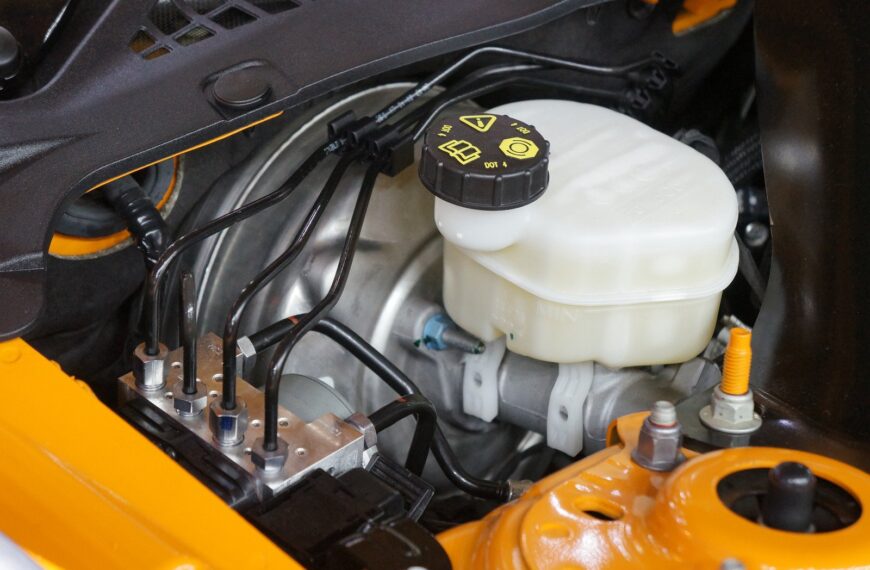 Jak działa ABS? Mechanizm i znaczenie systemu antyblokującego.