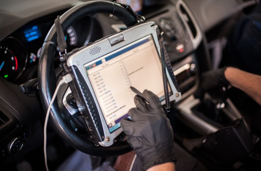 Jak zdiagnozować usterki elektryczne w samochodzie? Wskazówki i podstawowe narzędzia.