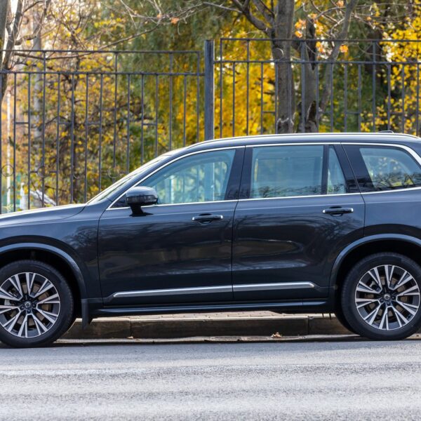 Volvo crossover: przestronny, niezawodny i estetyczny – Wrocław