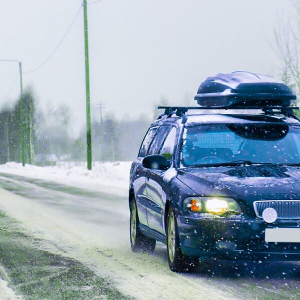 Jak dobrać właściwe opony zimowe? Przewodnik dla kierowców.