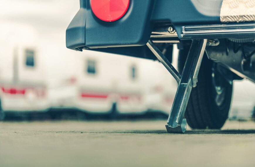 Lekka przyczepa kempingowa – rewolucja w świecie turystyki mobilnej