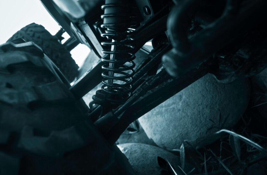 Jak rozpoznać zużycie amortyzatorów? Objawy, na które warto zwrócić uwagę.