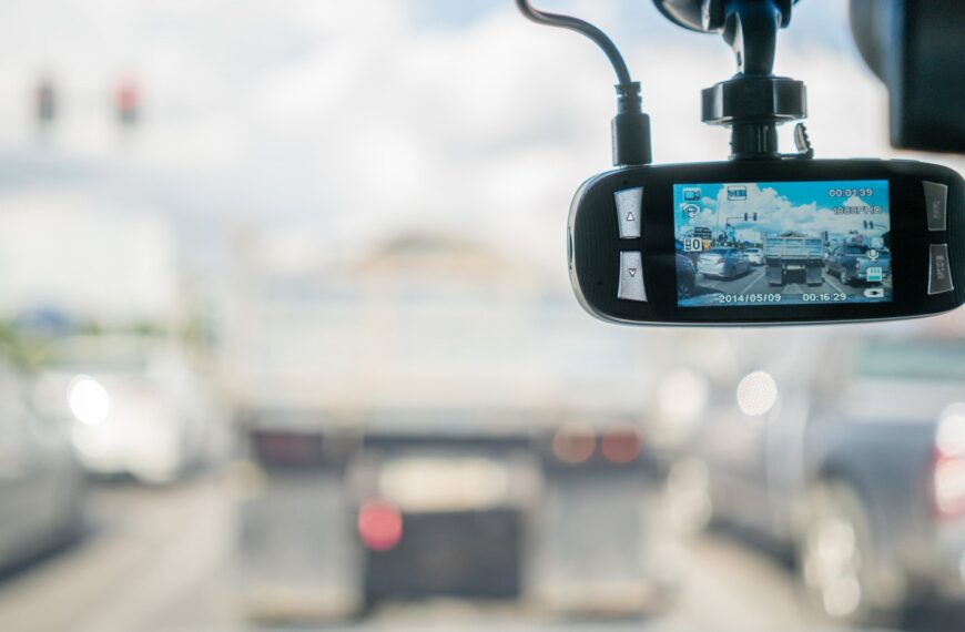 Jakie są korzyści z używania samochodowych rejestratorów wideo? Przewodnik po wyborze i instalacji.